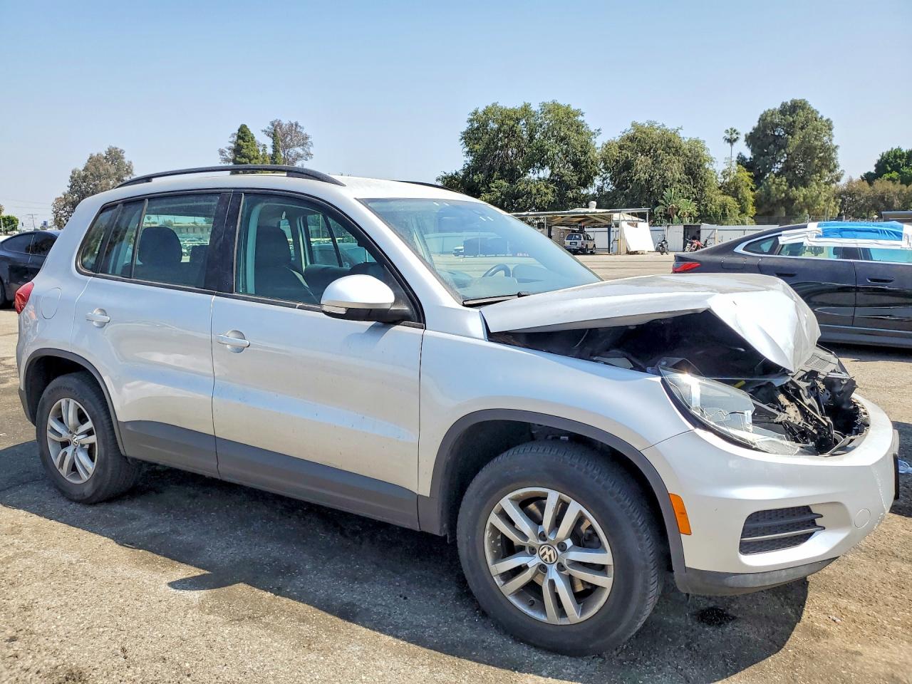 Volkswagen Tiguan S