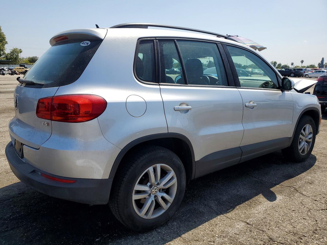 Volkswagen Tiguan S