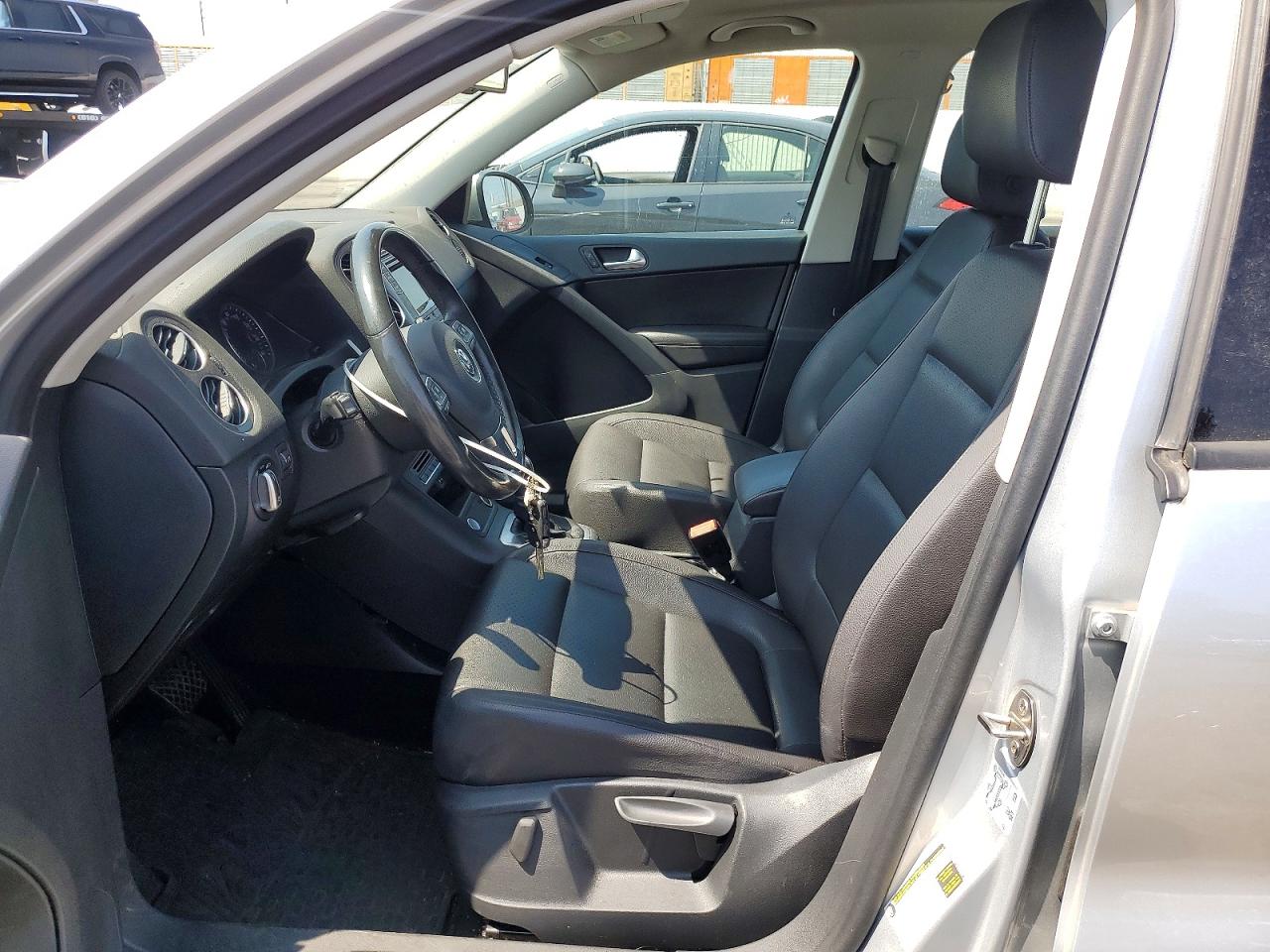 Volkswagen Tiguan S