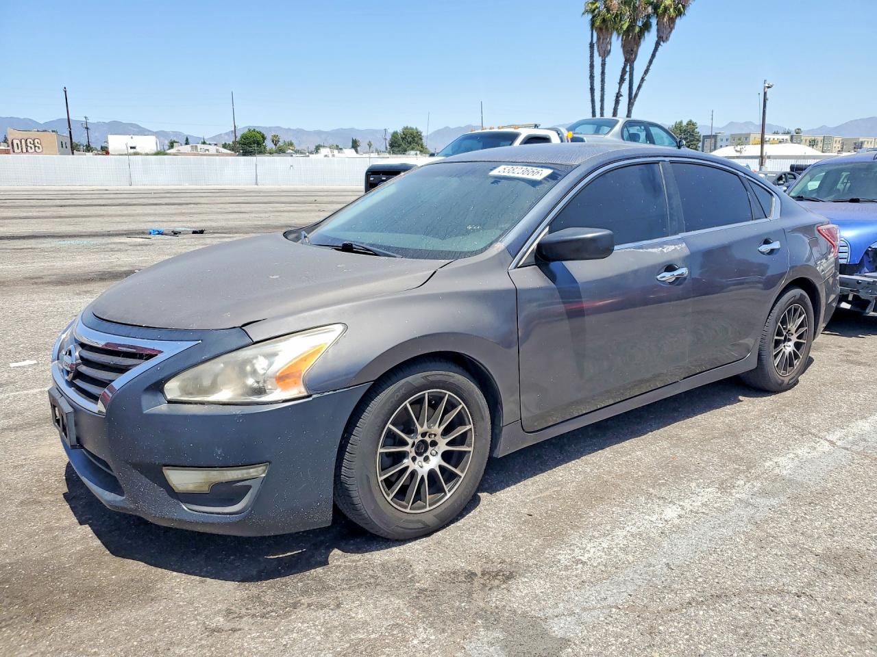 Salvage Nissan Altima Image