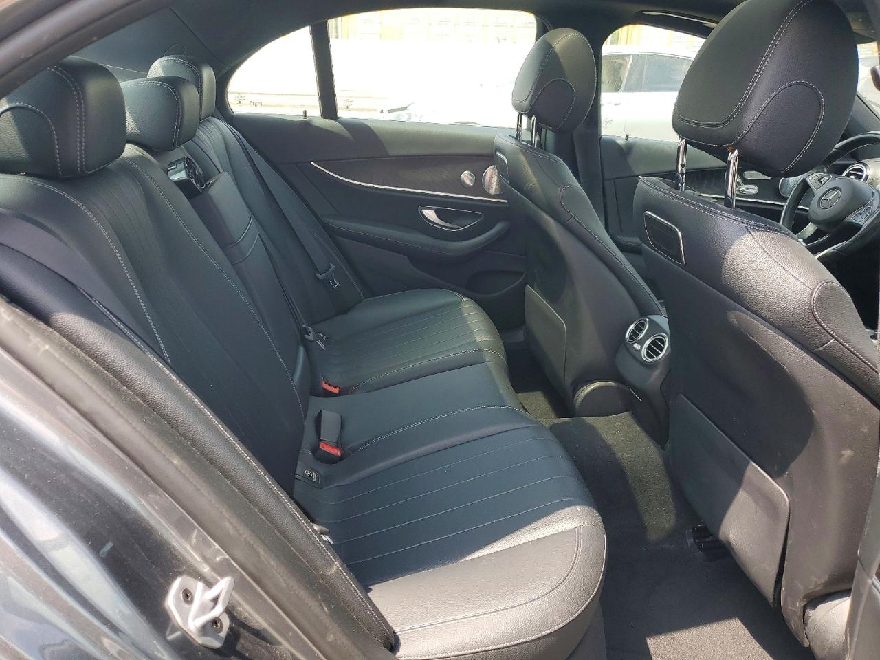 Mercedes-Benz E-Class 300