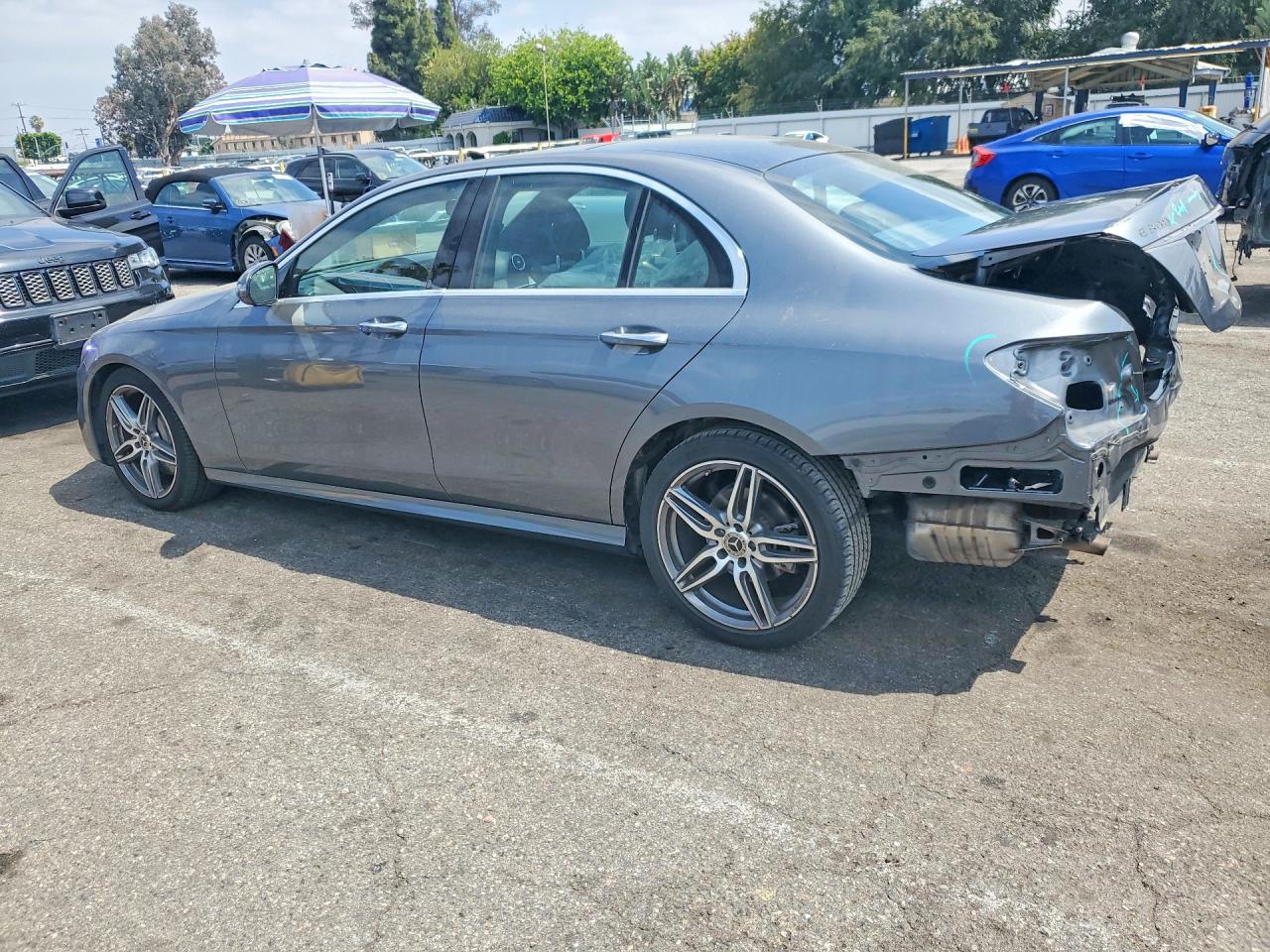 Mercedes-Benz E-Class 300