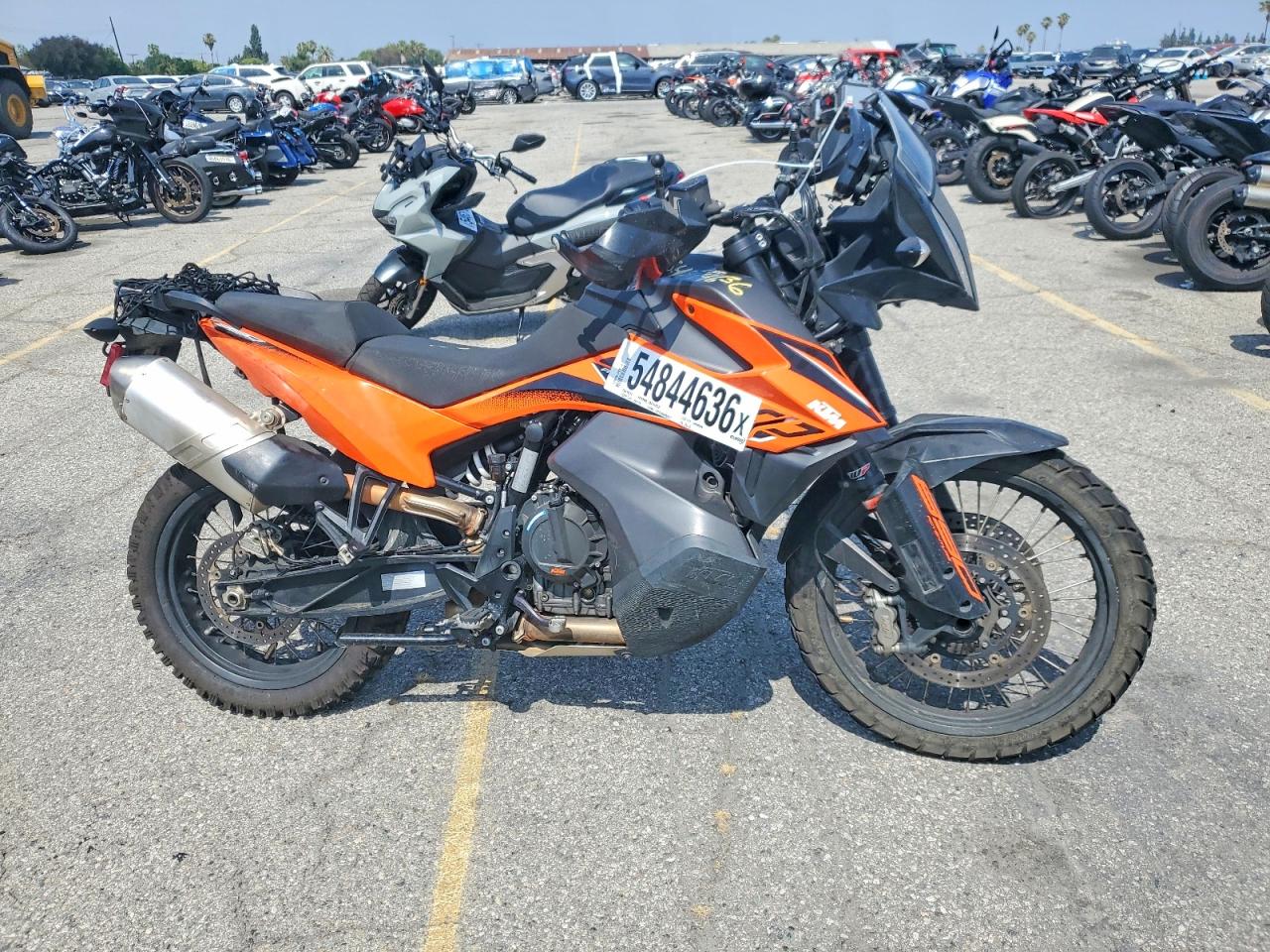Salvage KTM 890 Image