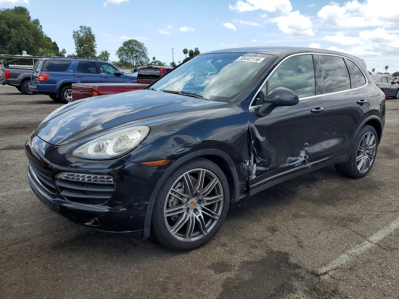 Salvage Porsche Cayenne Image