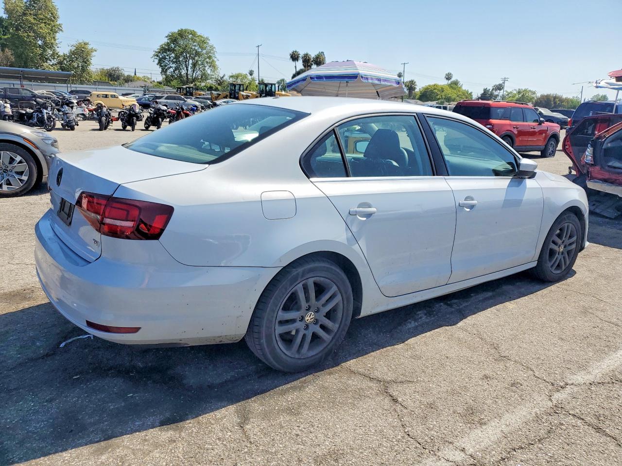 Volkswagen Jetta S