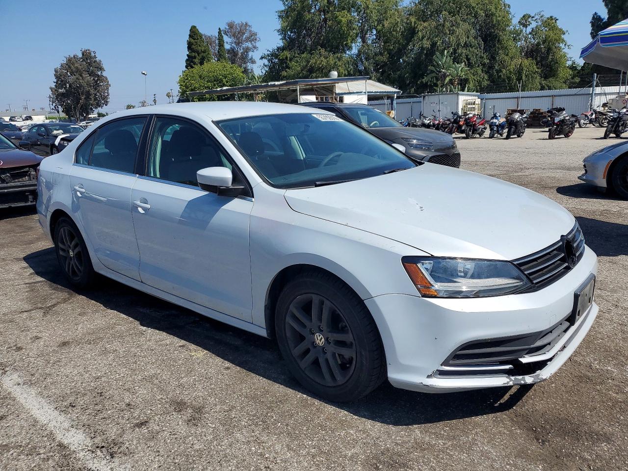 Volkswagen Jetta S
