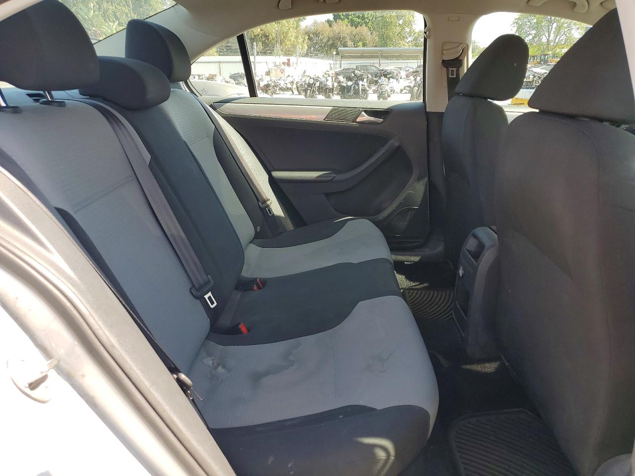 Volkswagen Jetta S