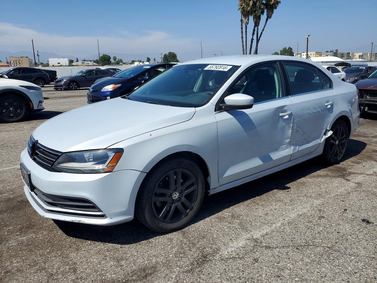 Salvage Volkswagen Jetta Image