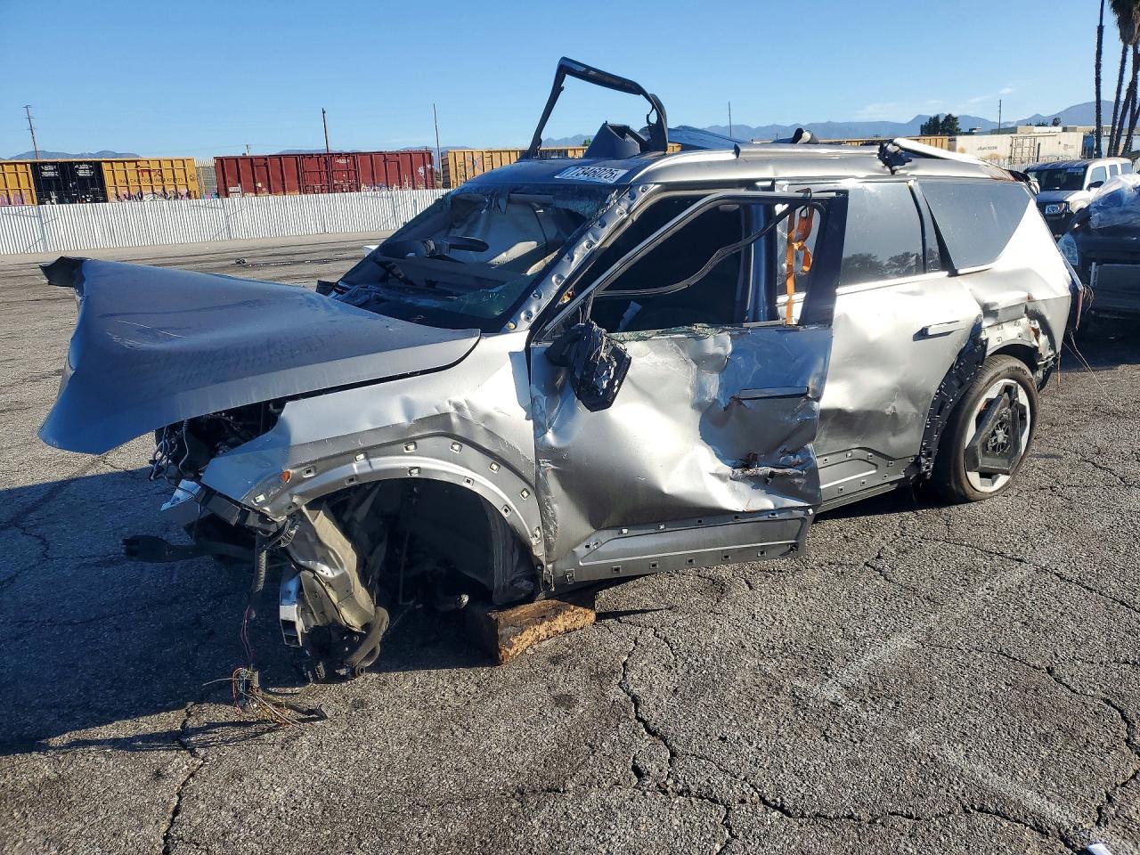 Salvage Kia Ev9 Land Image