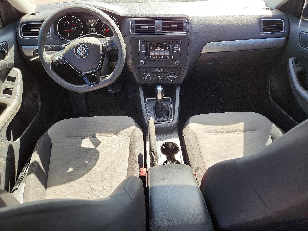 Volkswagen Jetta S
