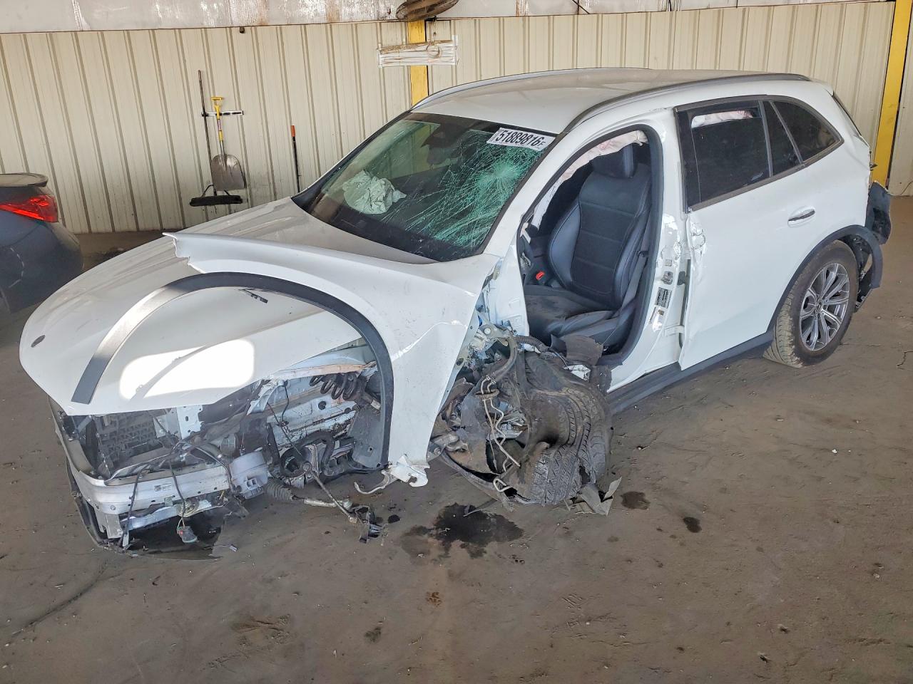 Salvage Mercedes-Benz GLC Image