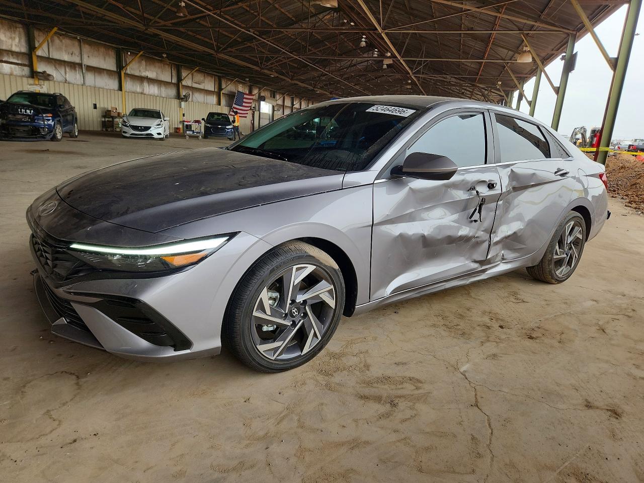 Salvage Hyundai ELANTRA Image