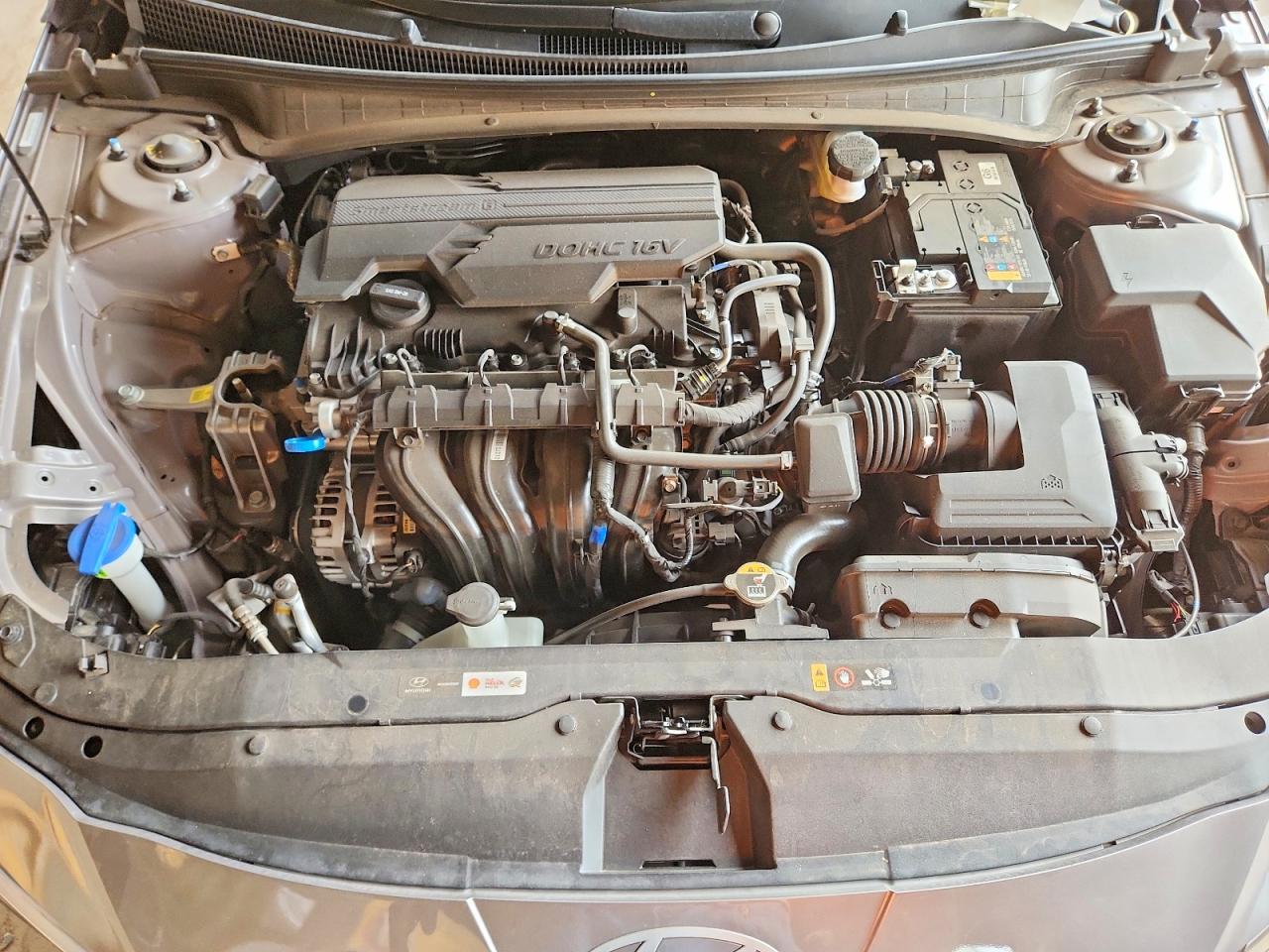 Hyundai ELANTRA Sel