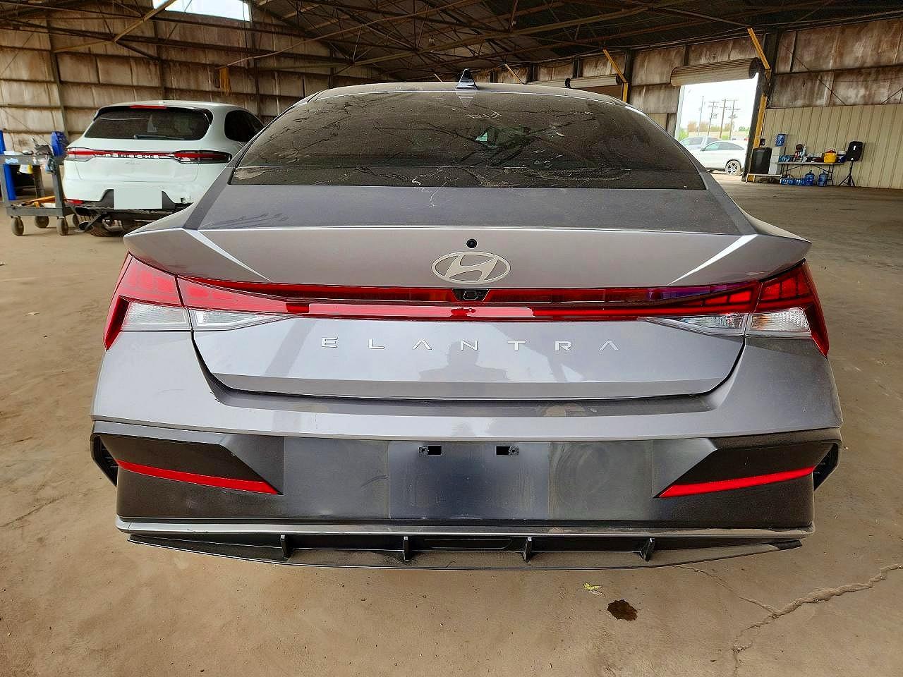 Hyundai ELANTRA Sel