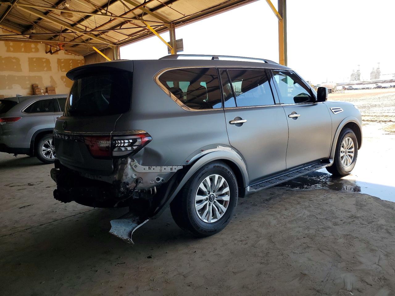 Nissan Armada Sv