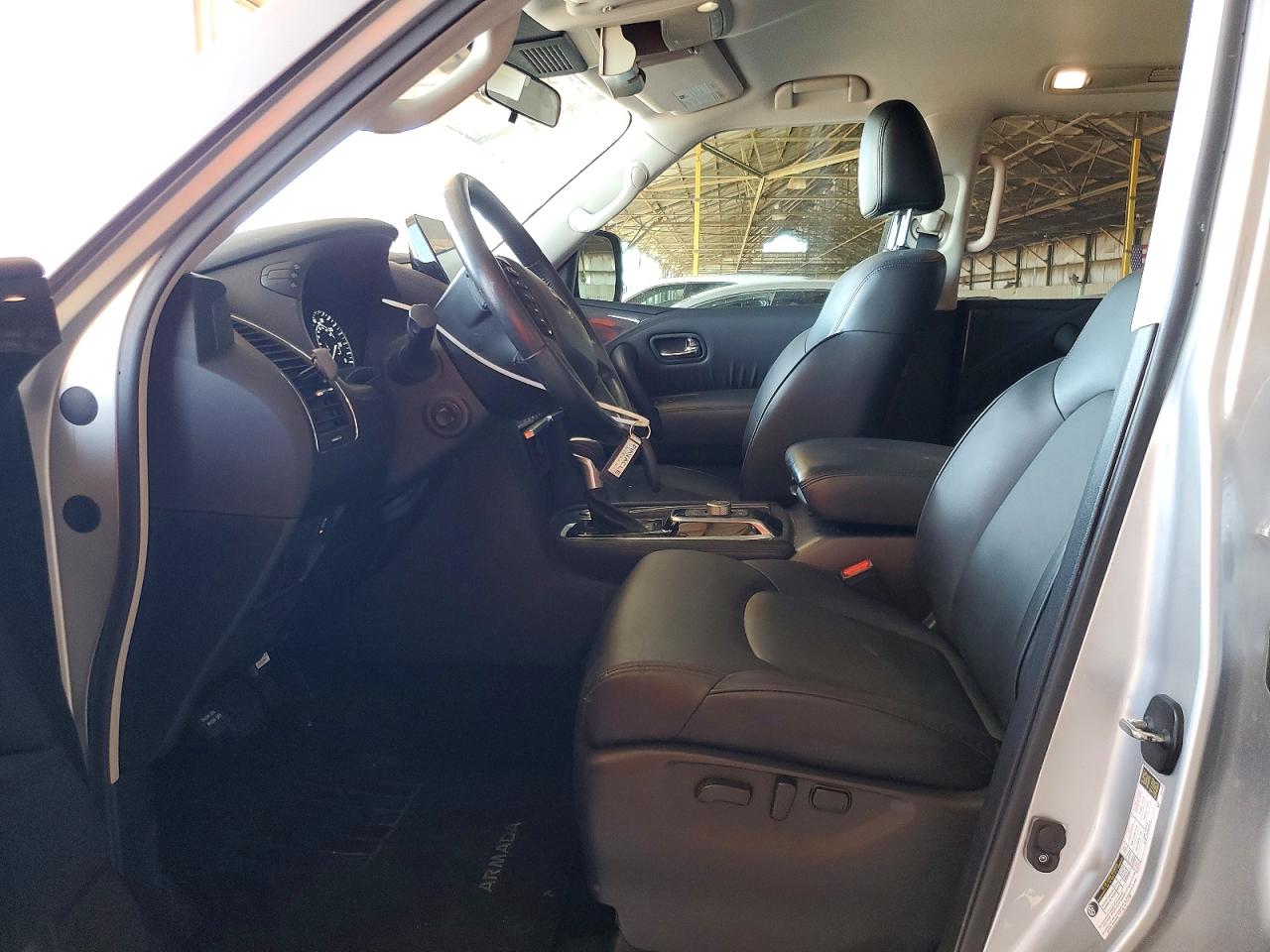 Nissan Armada Sv