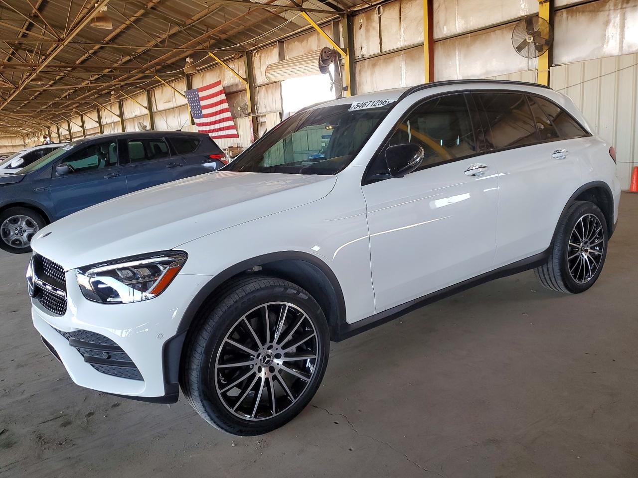 Salvage Mercedes-Benz GLC Image
