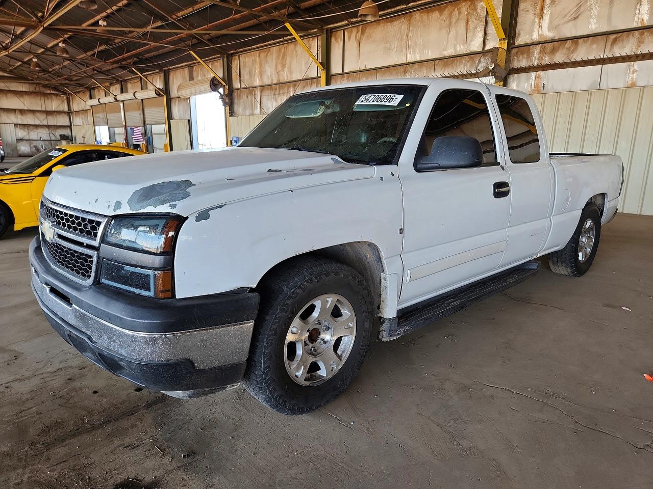 Salvage Chevrolet Silverado Image