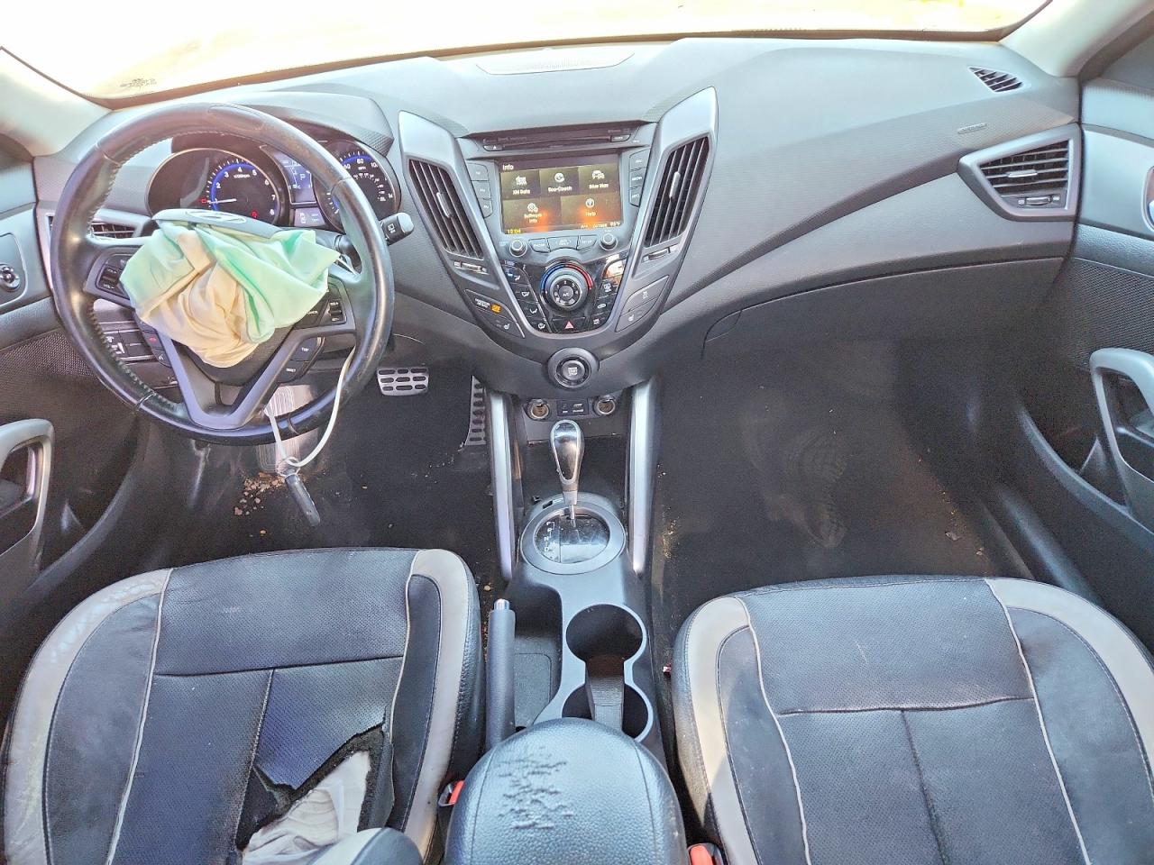 Hyundai VELOSTER Turbo