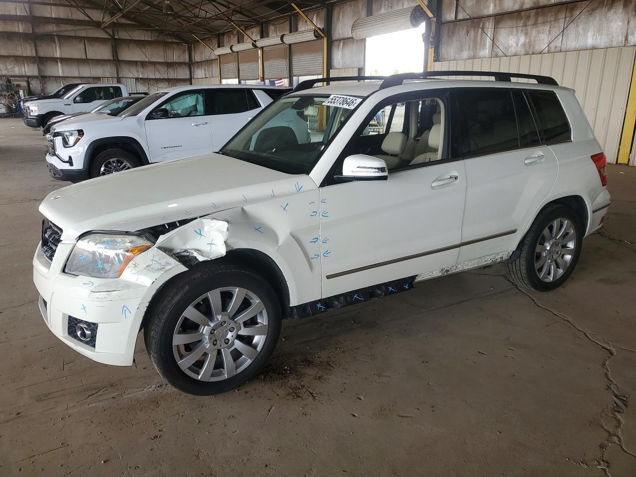 Salvage Mercedes-Benz GLK Image