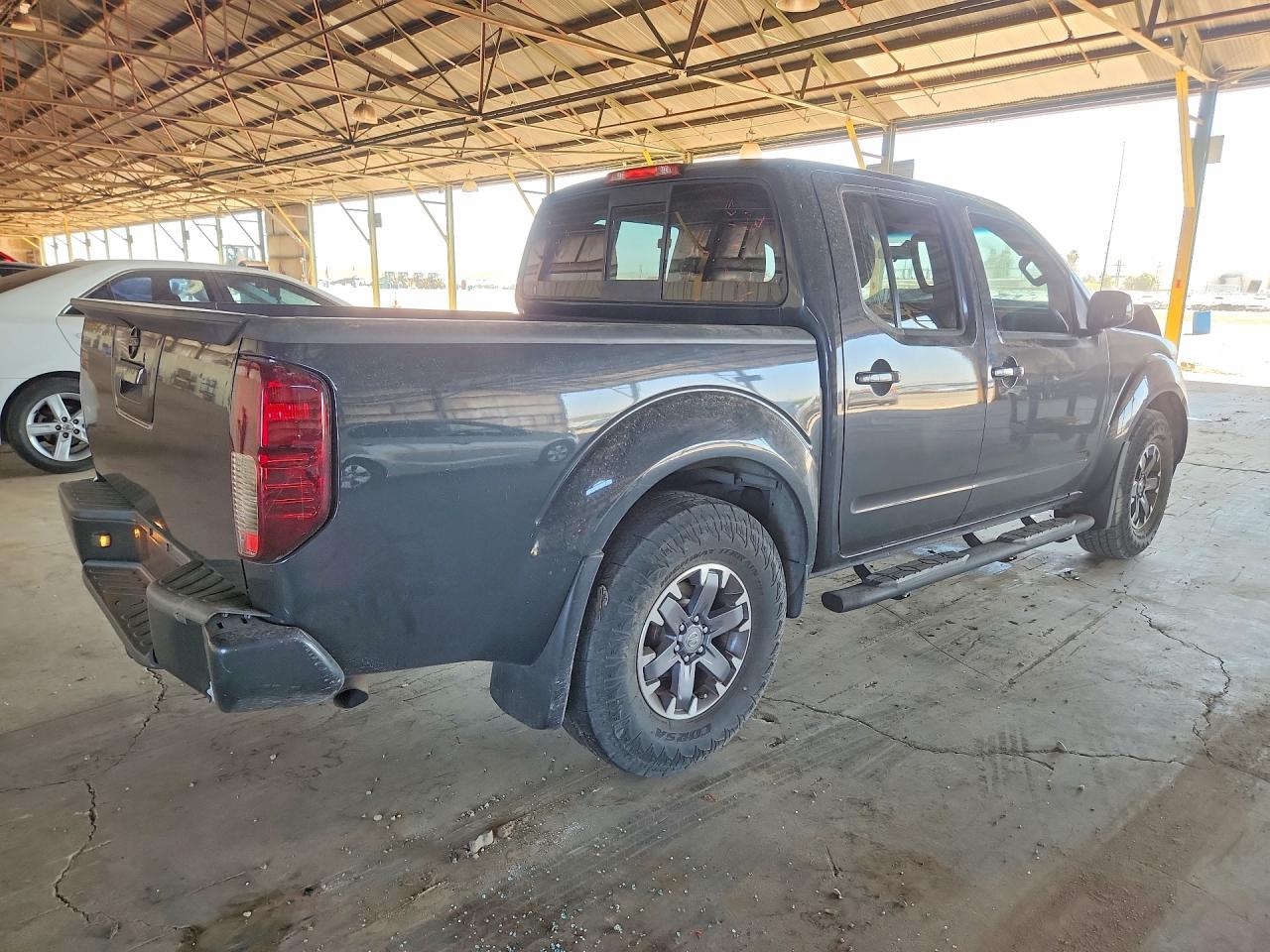Nissan Frontier Sv
