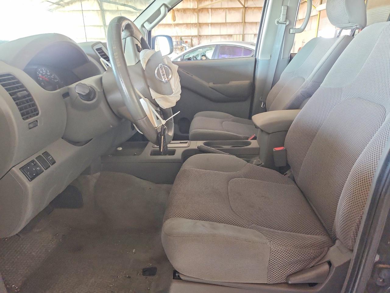 Nissan Frontier Sv