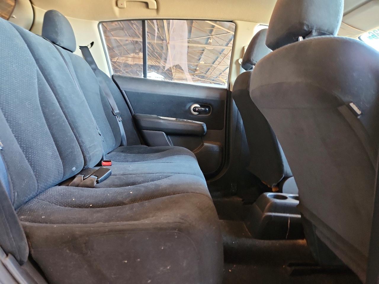 Nissan Versa 1.8 S