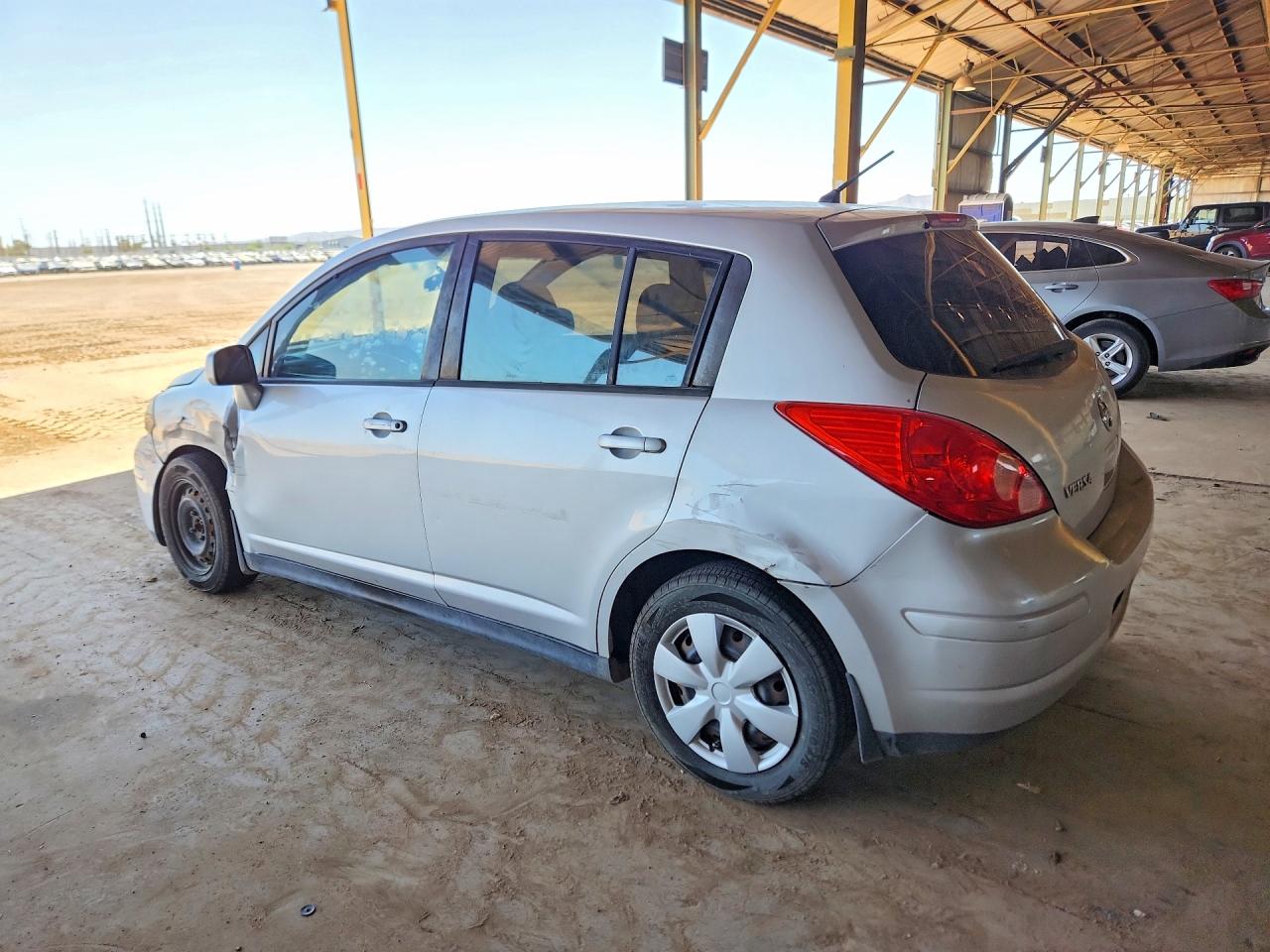 Nissan Versa 1.8 S