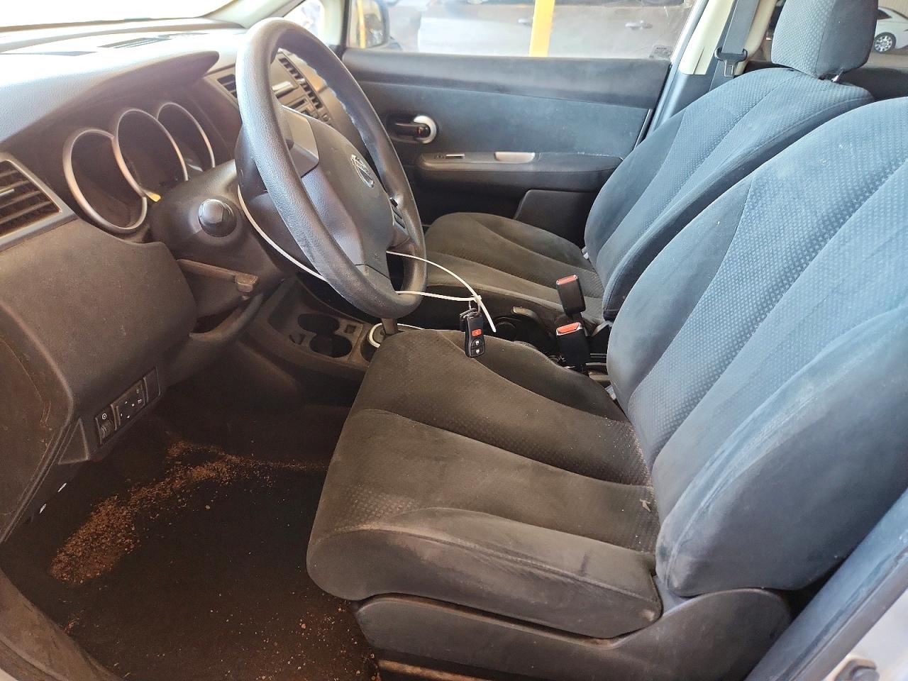 Nissan Versa 1.8 S