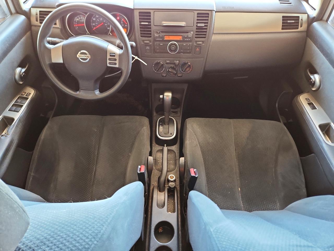 Nissan Versa 1.8 S