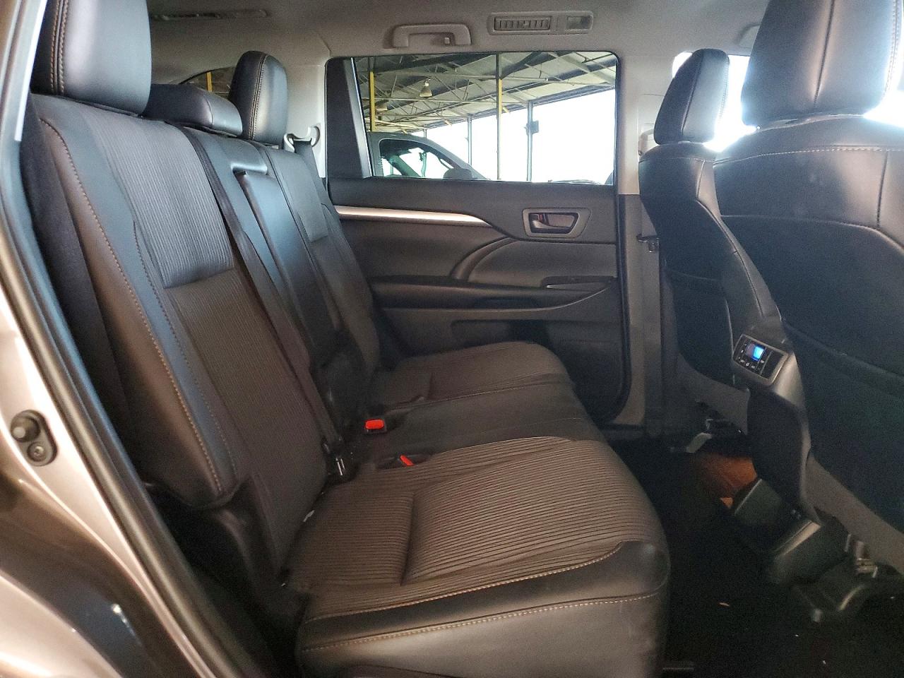 Toyota Highlander Le Plus