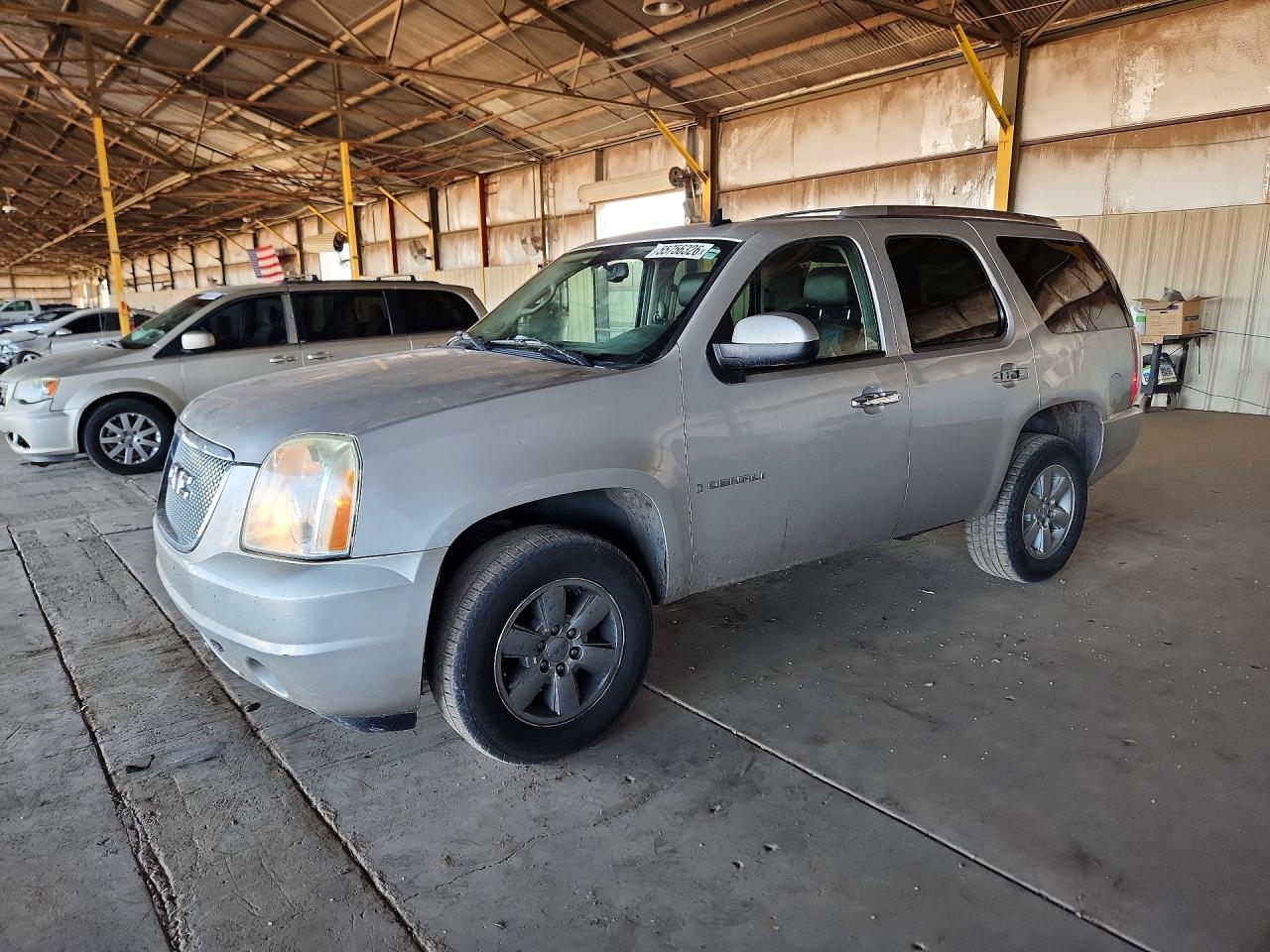 Salvage GMC Yukon Image