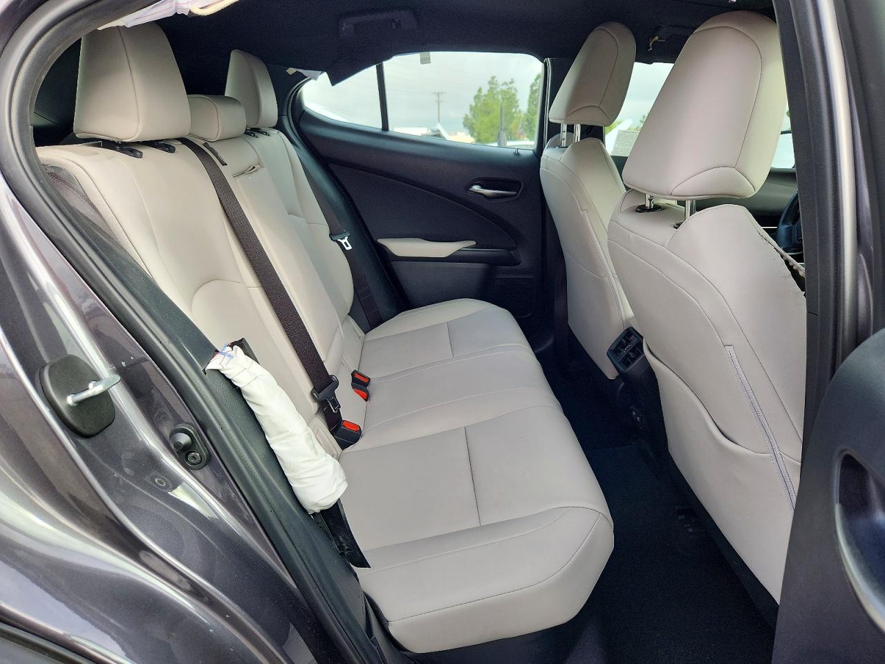 Lexus Ux Base