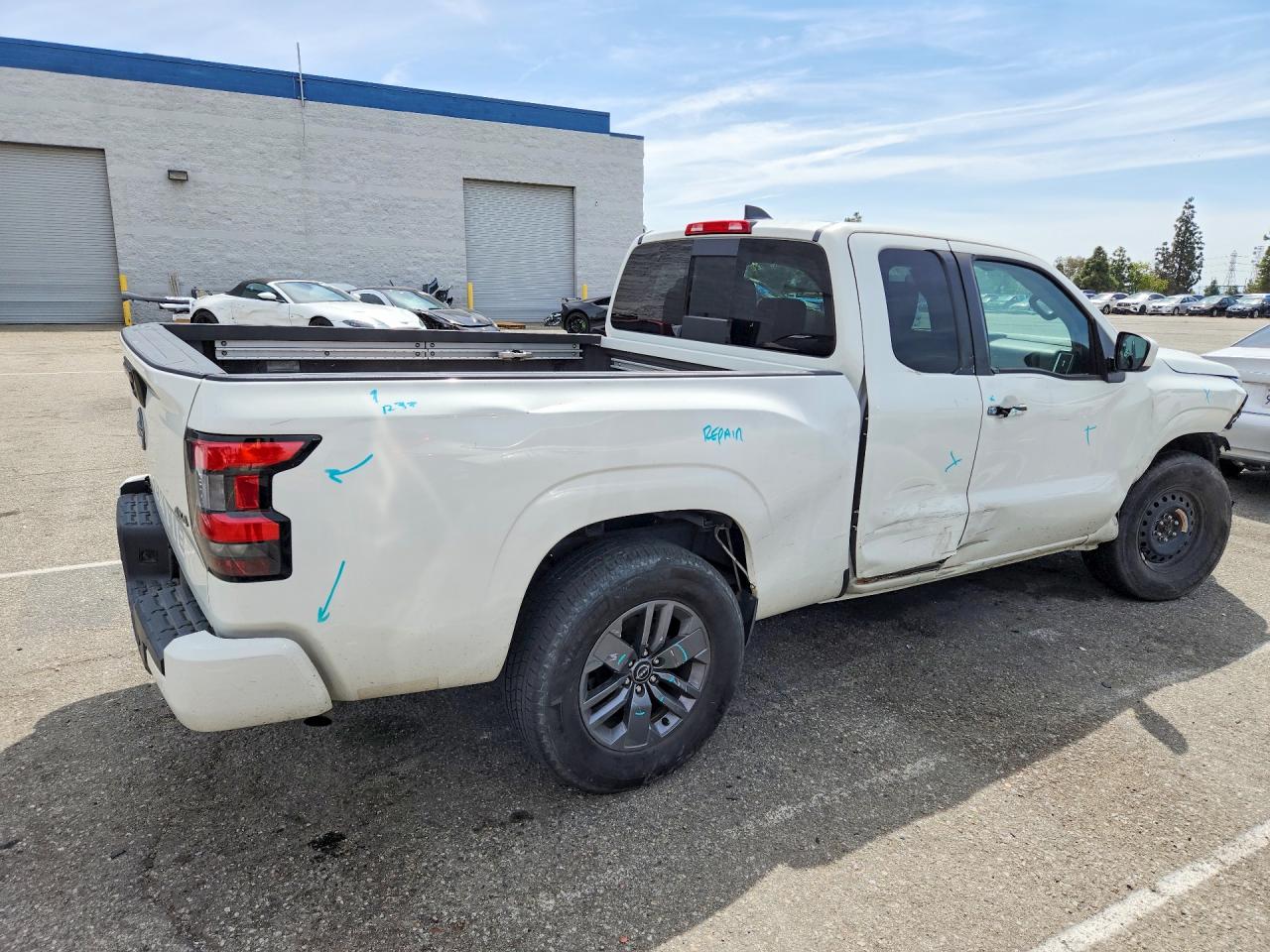 Nissan Frontier Sv