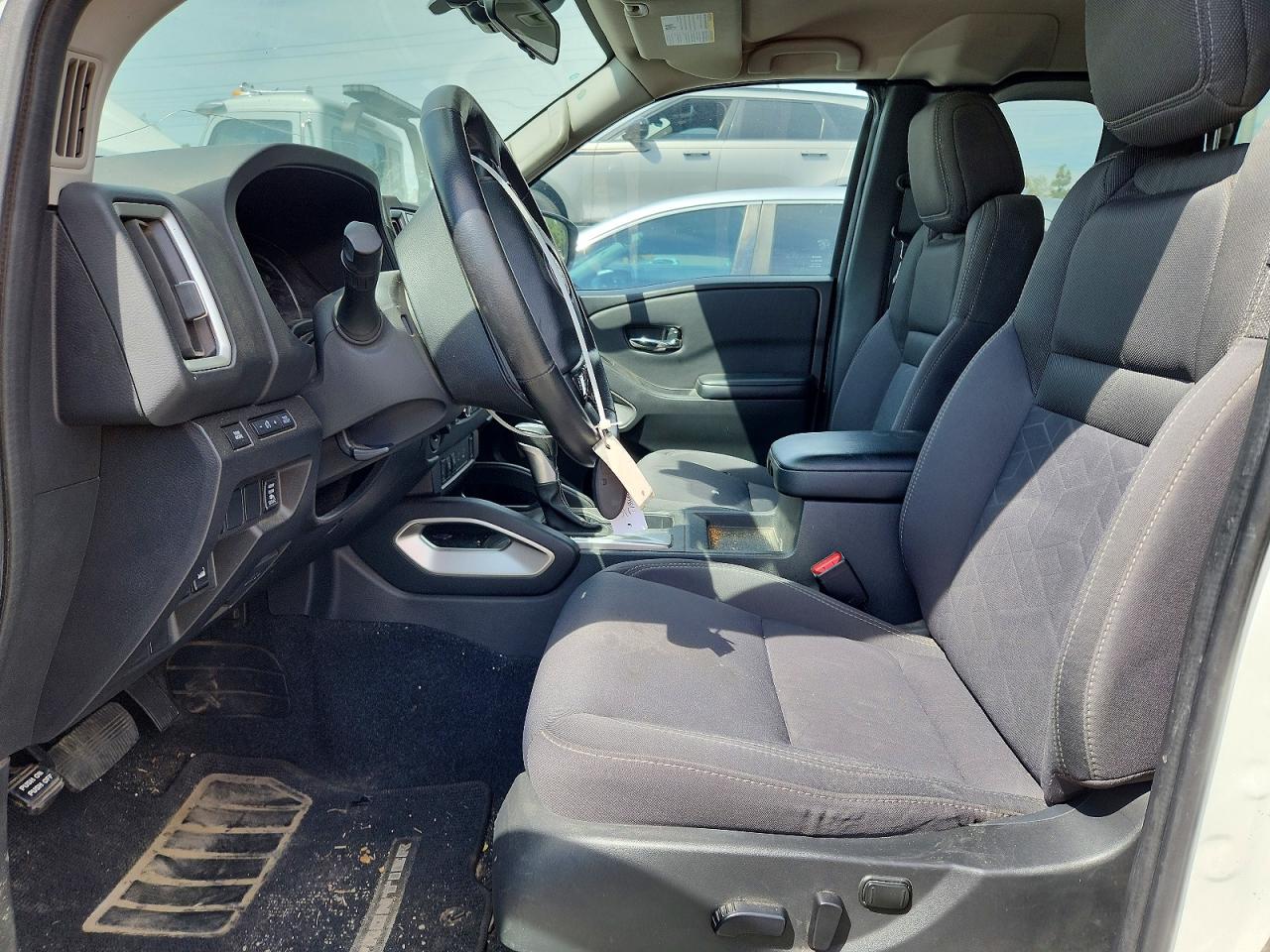 Nissan Frontier Sv
