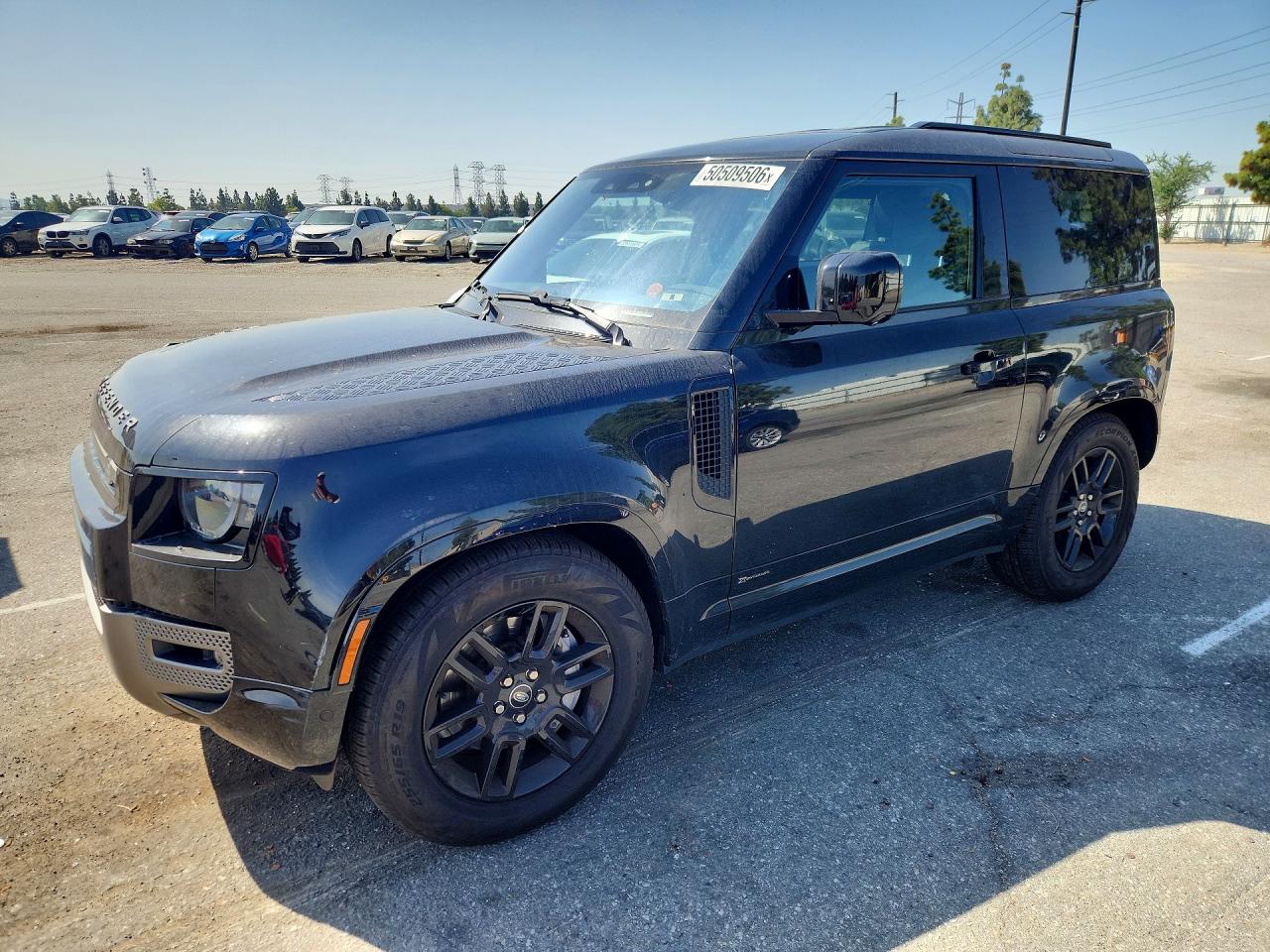 Salvage Land Rover Defender Image