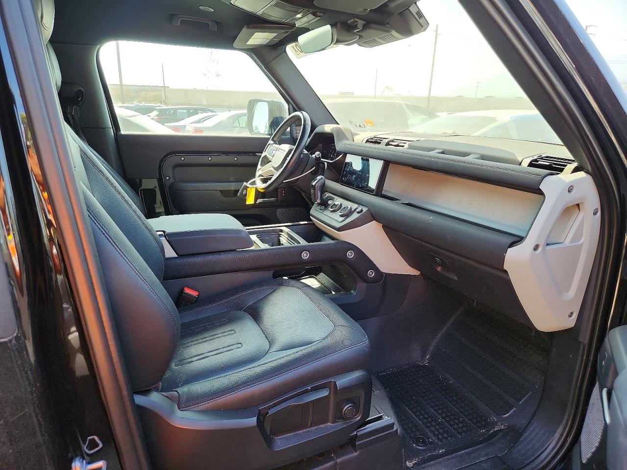 Land Rover Defender 90 X-dynamic S
