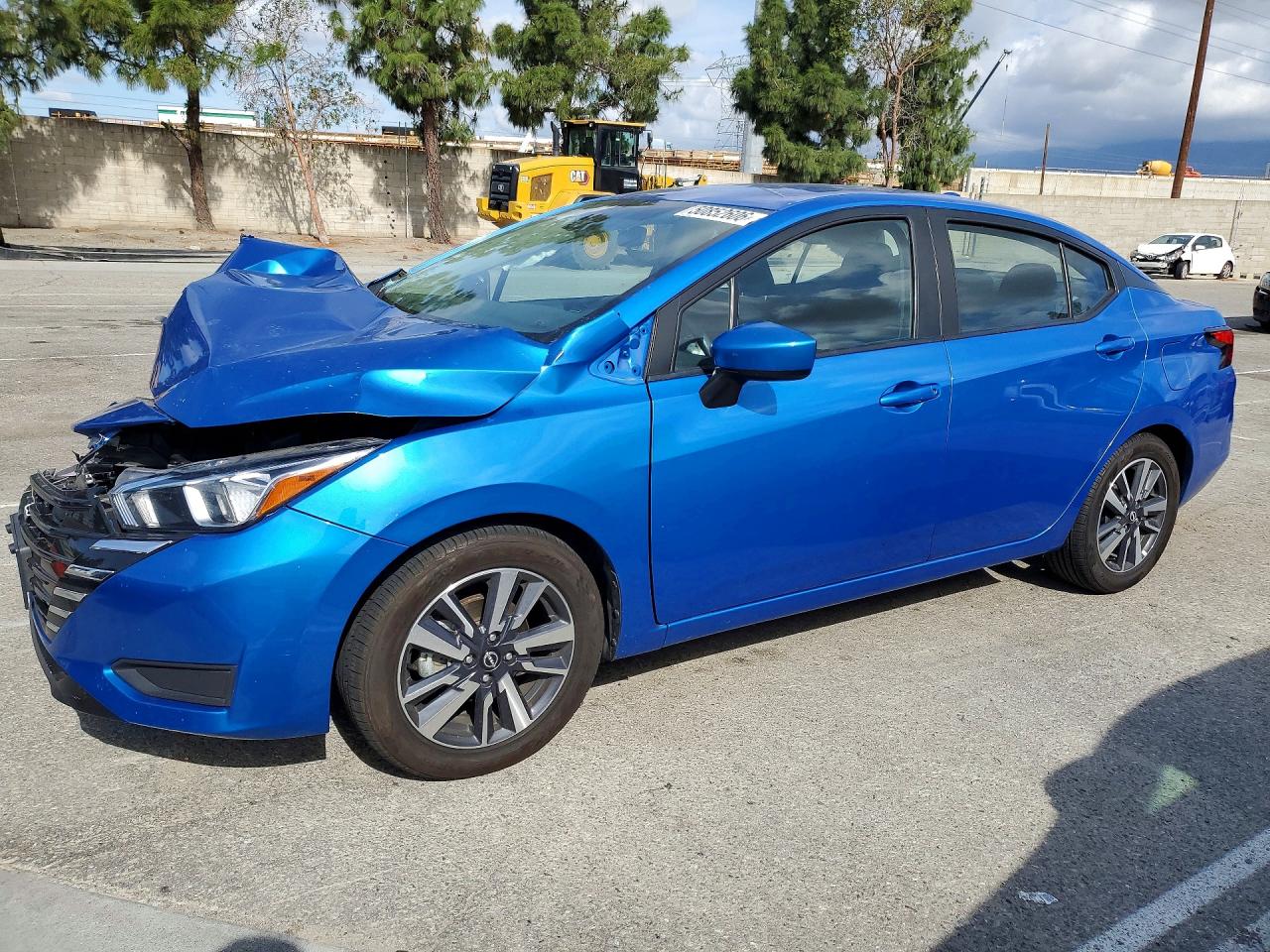 Salvage Nissan Versa Image