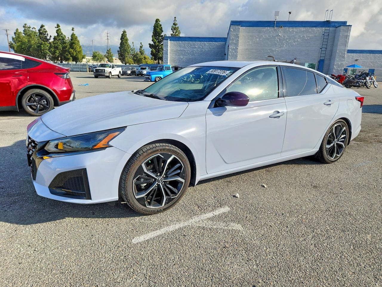 Salvage Nissan Altima Image
