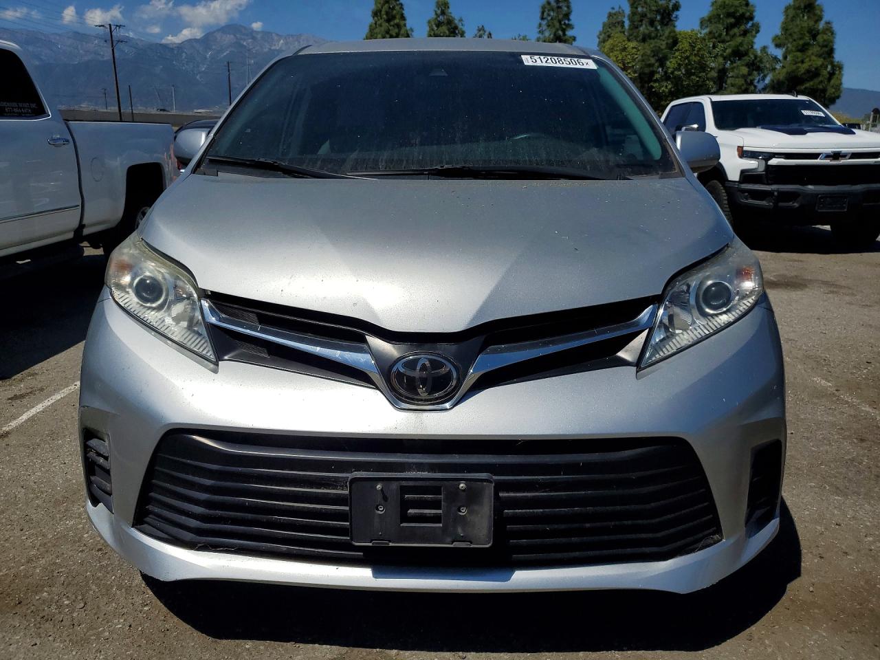Toyota Sienna Le