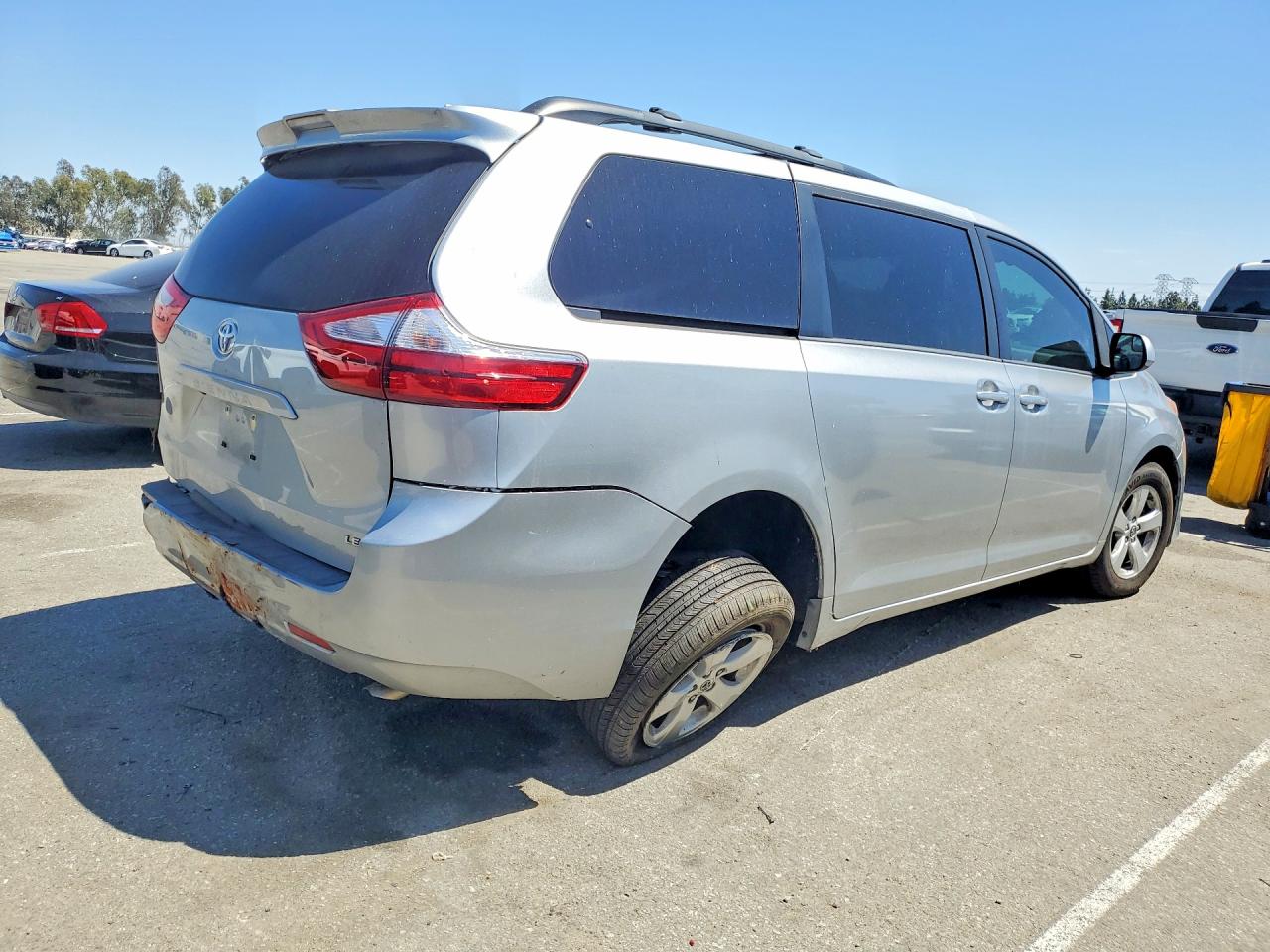 Toyota Sienna Le