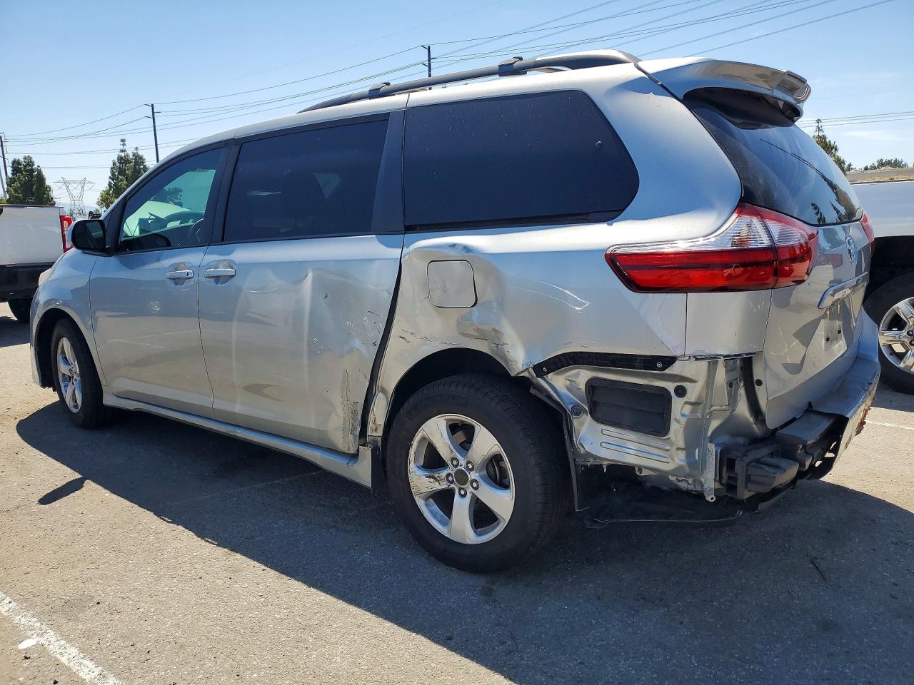 Toyota Sienna Le