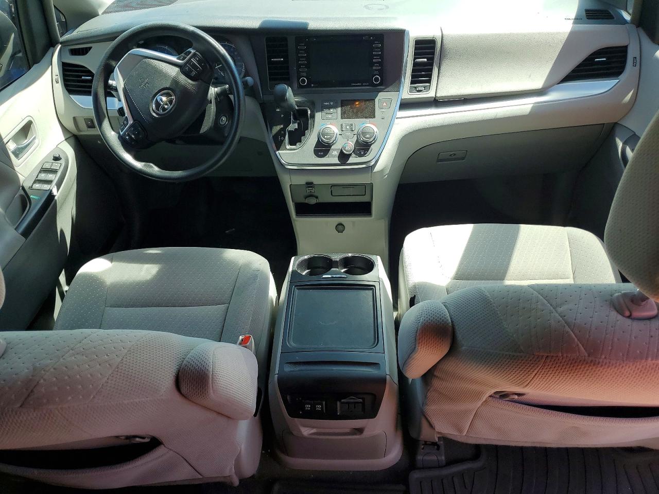 Toyota Sienna Le
