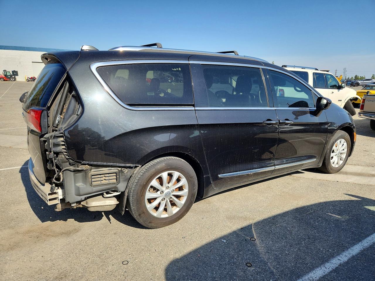 Chrysler Pacifica Touring L