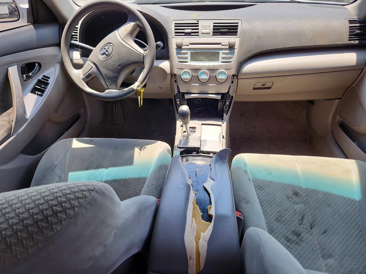 Toyota Camry Le V6