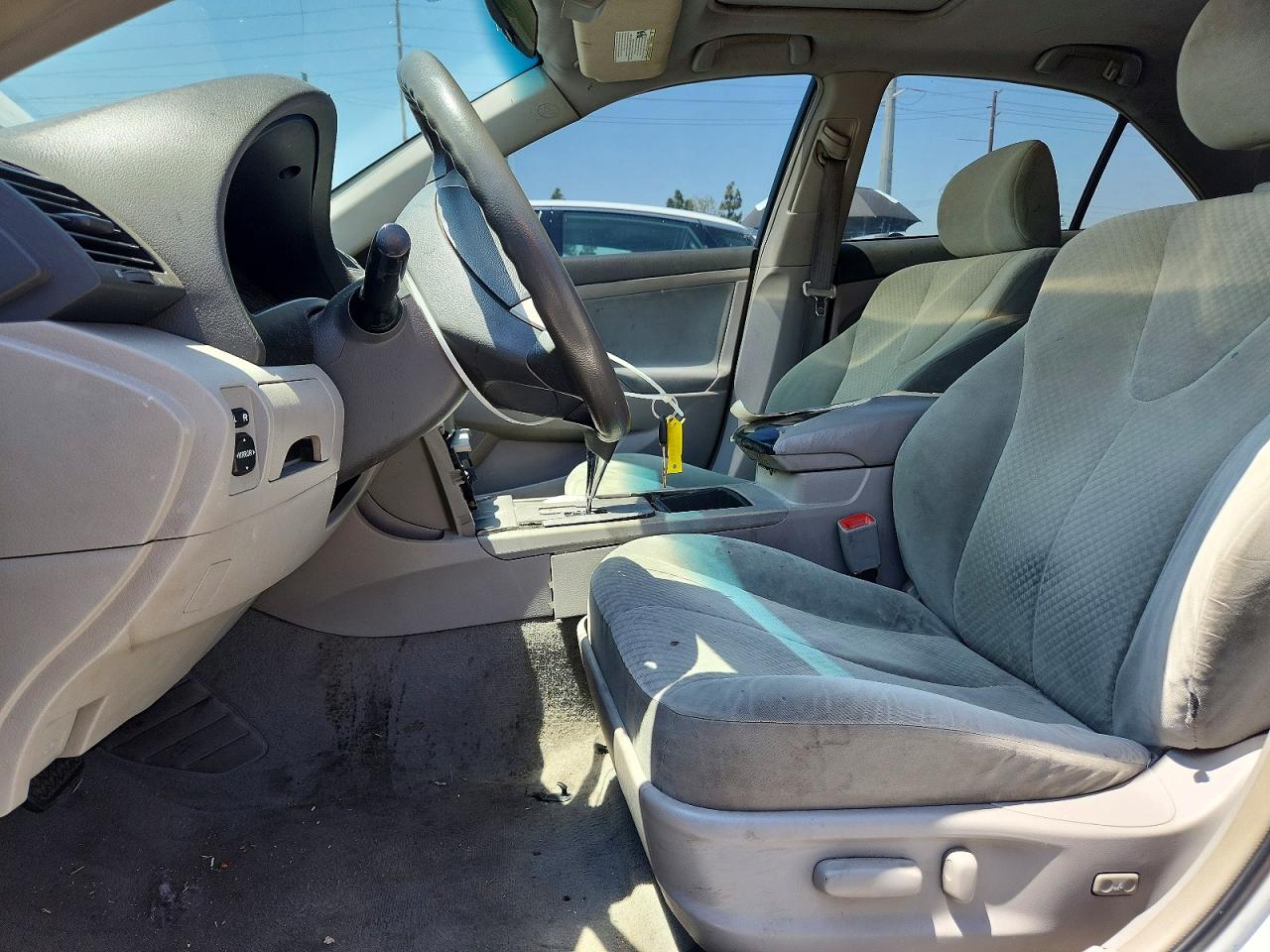 Toyota Camry Le V6