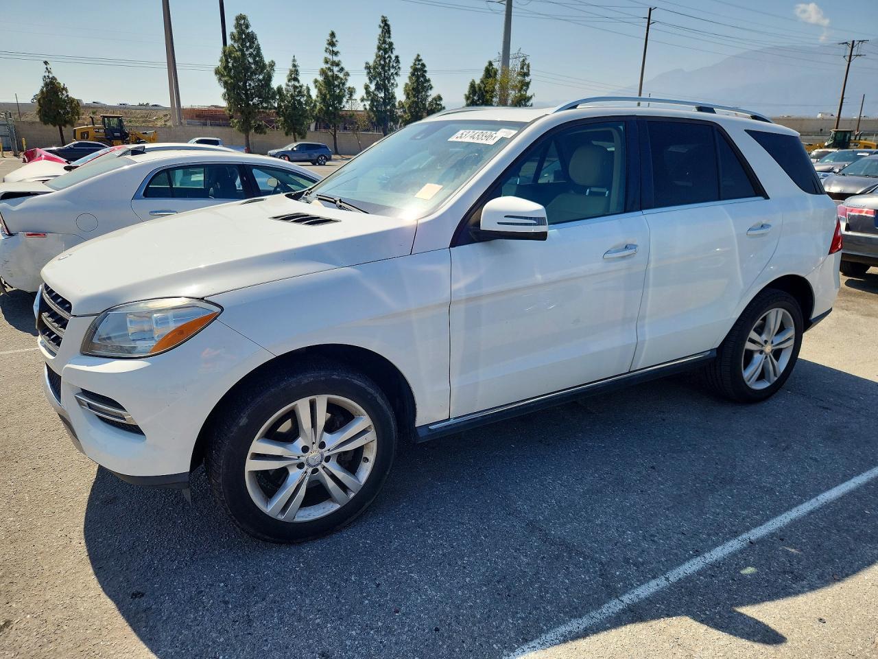 Salvage Mercedes-Benz M-Class Image