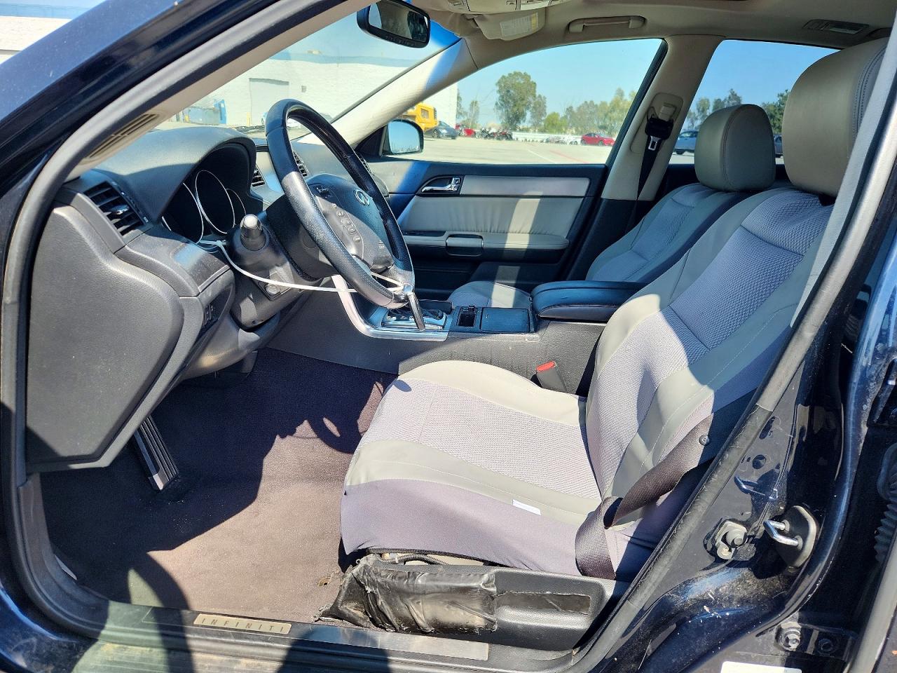 INFINITI M35 Base