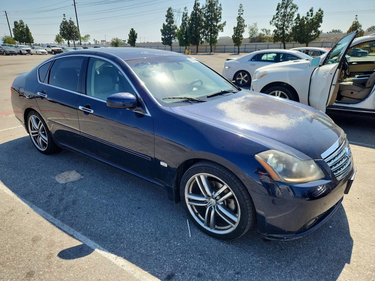 INFINITI M35 Base
