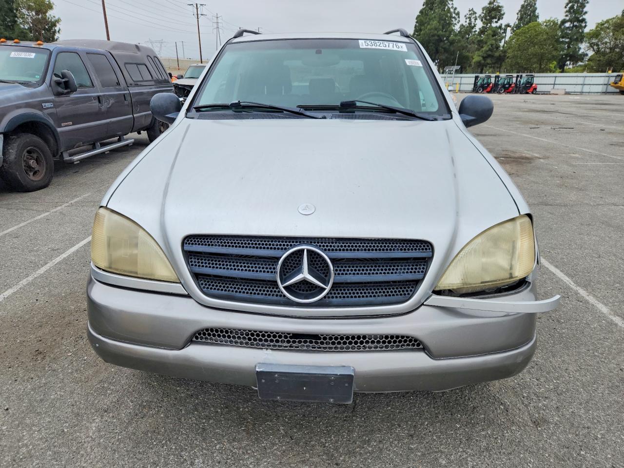 Mercedes-Benz M-Class 320